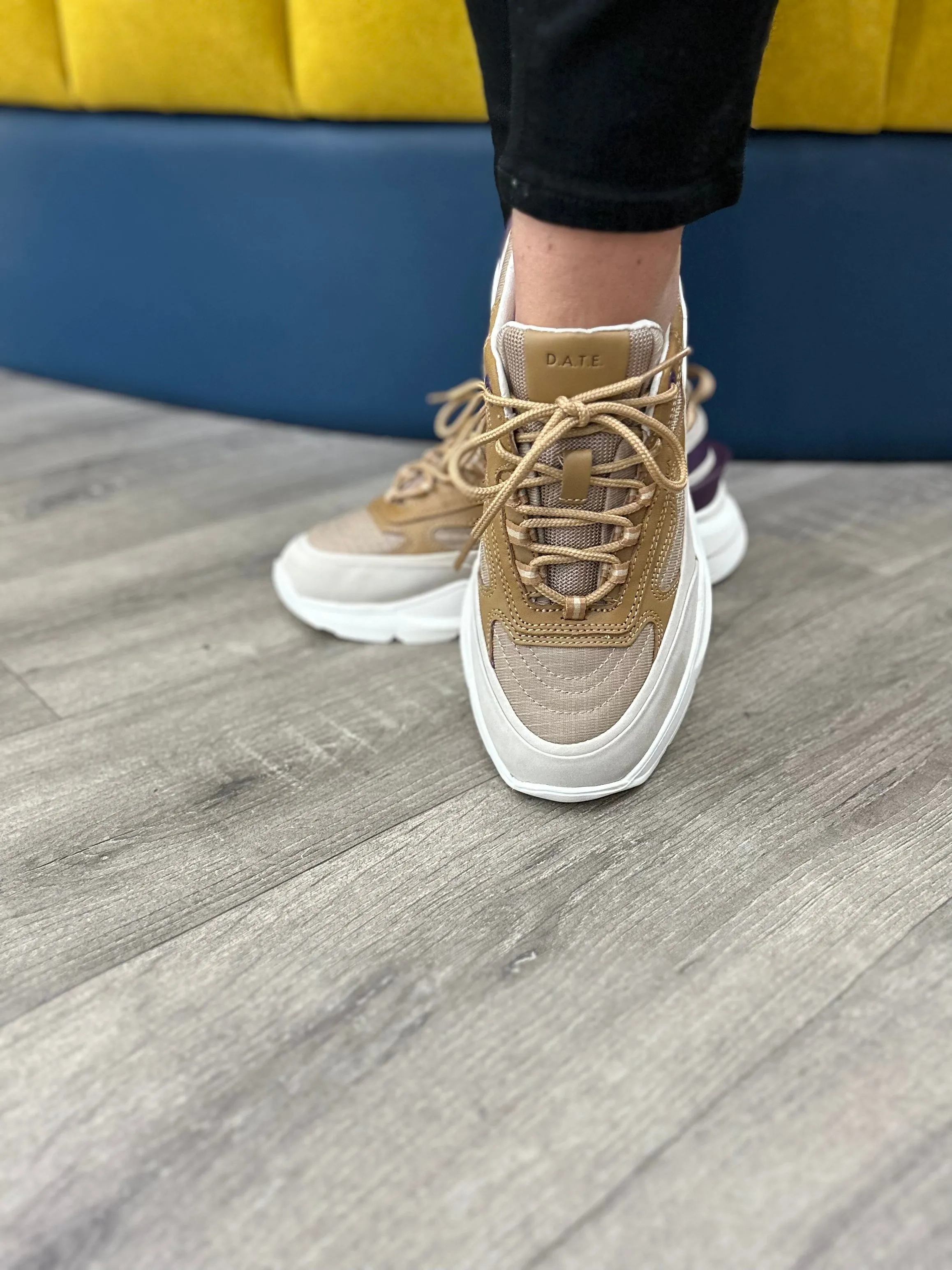 D.A.T.E Method Beige Sneaker